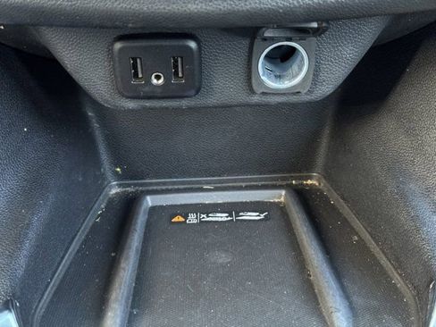 Used 2023 Chevrolet Traverse LT image 20