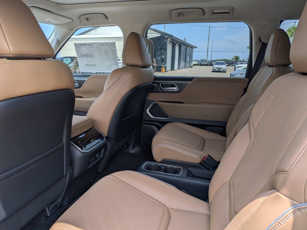 New 2027 INFINITI QX80 Luxe w/ Exterior Package RWD image 16
