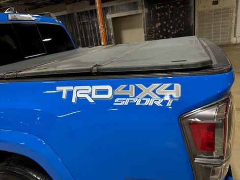 Used 2021 Toyota Tacoma TRD Sport AWD/4WD image 26