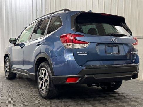 Used 2021 Subaru Forester Premium AWD/4WD image 3