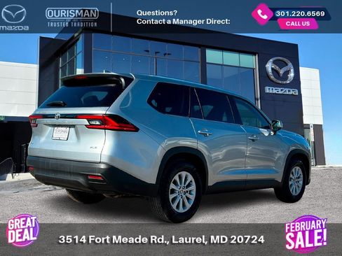 Used 2025 Toyota Grand Highlander AWD image 3