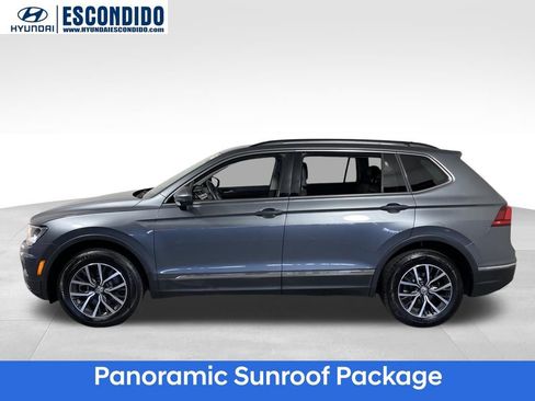 Used 2020 Volkswagen Tiguan SE w/ Panoramic Sunroof Package image 2