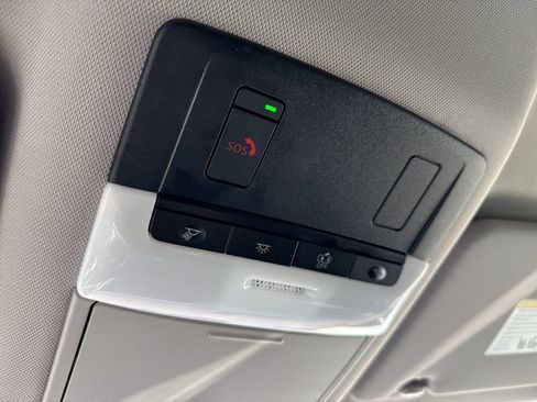 Used 2023 Nissan Rogue SV image 22