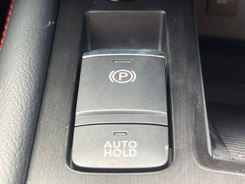 New 2025 Nissan Kicks SR w/ SR Premium Package image 31