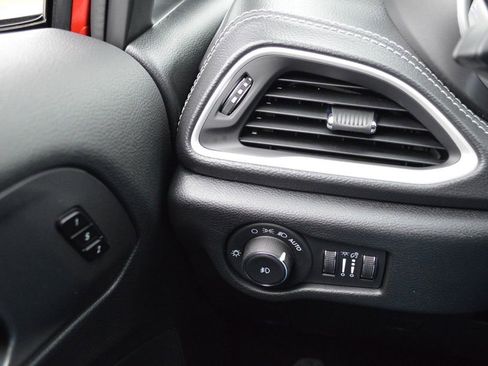 New 2026 Chrysler Pacifica Select image 21