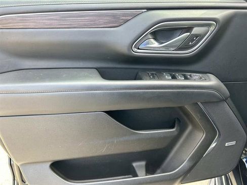 Used 2023 Chevrolet Suburban LT image 24