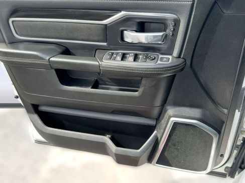 Used 2021 RAM 2500 Laramie w/ Night Edition image 12