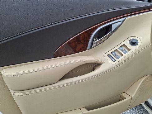 Used 2013 Buick LaCrosse Leather image 12