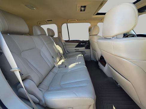 Used 2019 Lexus LX 570 4WD w/ Luxury Package image 12