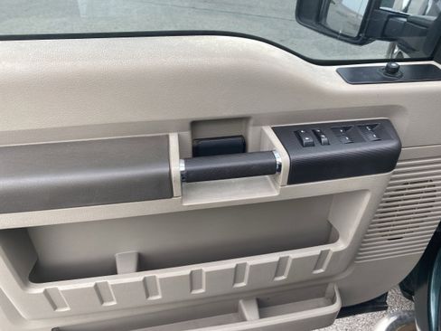 Used 2009 Ford F250 XL image 11