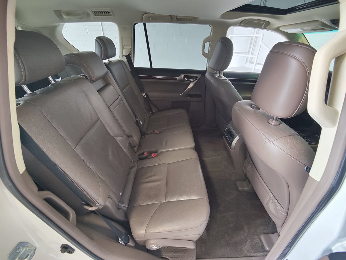 Used 2016 Lexus GX 460 w/ Premium Package AWD/4WD image 16