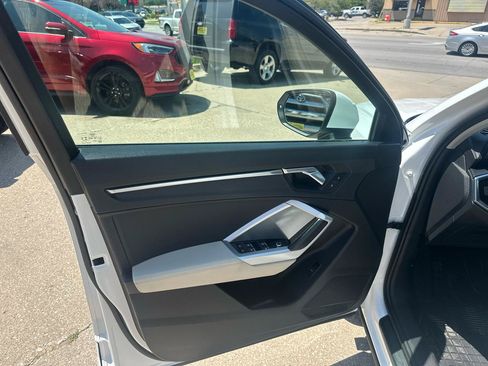 Used 2020 Audi Q3 2.0T Premium AWD/4WD image 9