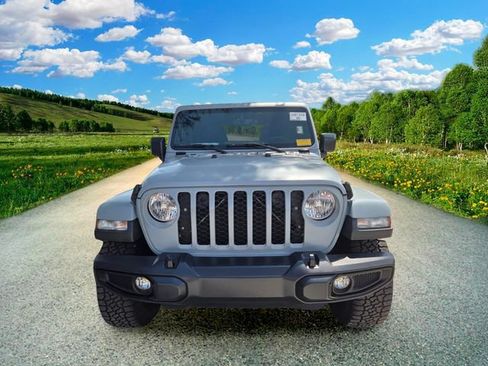 Used 2021 Jeep Gladiator Mojave AWD/4WD image 2