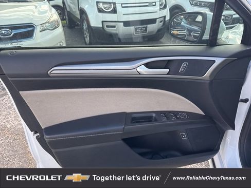 Used 2018 Ford Fusion S image 15