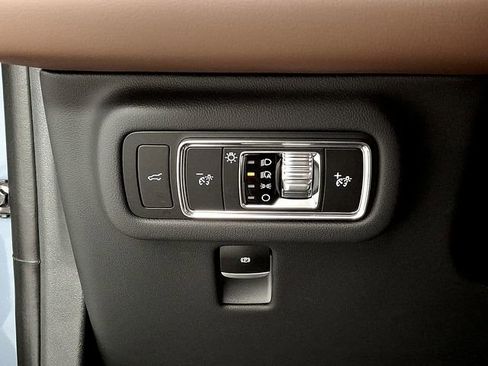 Used 2026 Lincoln Nautilus Reserve AWD/4WD image 19