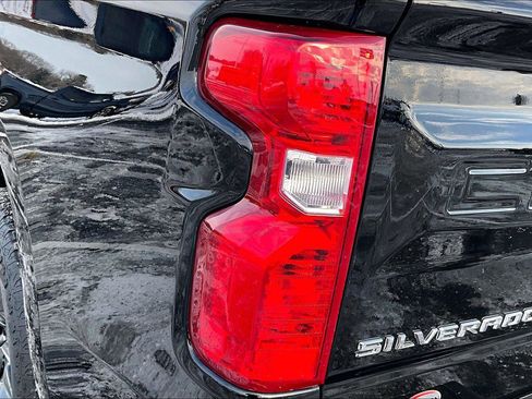 Used 2024 Chevrolet Silverado 1500 LT image 31