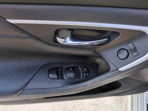 Used 2016 Nissan Altima 2.5 SR w/ LED Appearance Package FWD image 13