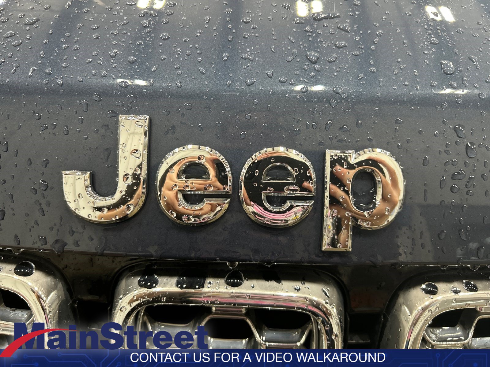 Used 2021 Jeep Grand Cherokee Overland AWD/4WD image 25