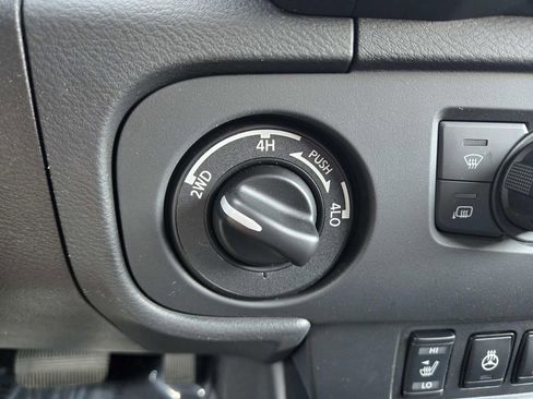 Used 2025 Nissan Frontier PRO-4X w/ Pro Convenience Package AWD/4WD image 32