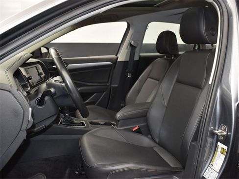 Used 2019 Volkswagen Jetta R-Line image 9