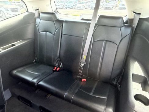 Used 2015 Chevrolet Traverse LT FWD image 11