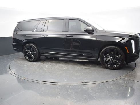 Certified 2025 Cadillac Escalade ESV Sport Platinum image 7