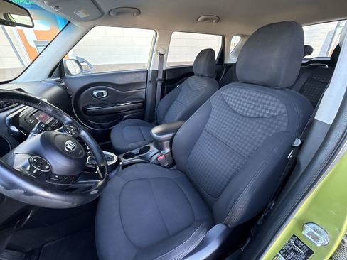 Used 2015 Kia Soul ! image 17