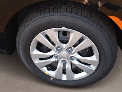 New 2025 Kia Soul LX image 11