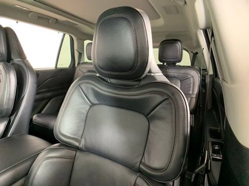 New 2025 Lincoln Aviator Reserve w/ Luxury Package image 17