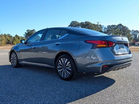 Certified 2024 Nissan Altima 2.5 SV image 6