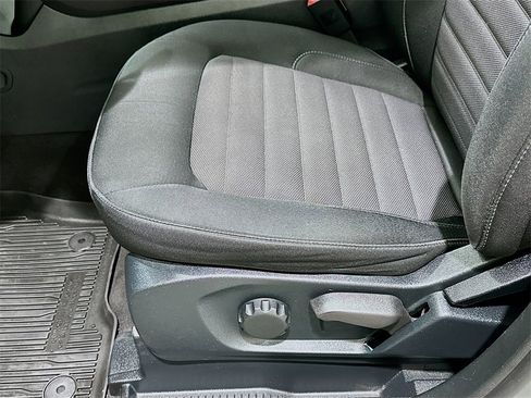 Used 2022 Ford Edge SE w/ Black Appearance Package image 19