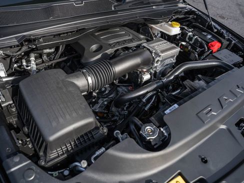 New 2026 RAM 1500 4x4 Crew Cab image 23