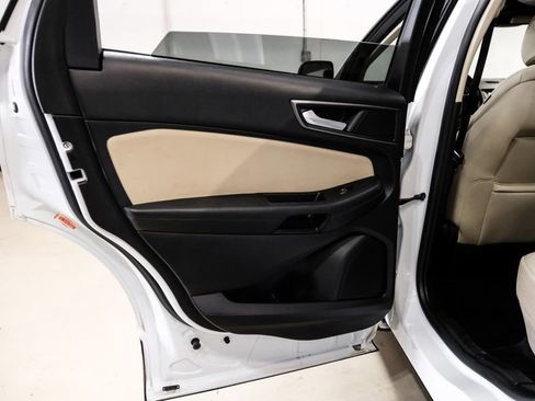Used 2019 Ford Edge SE FWD image 40