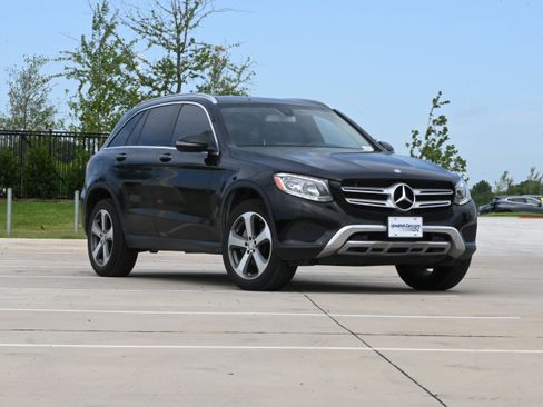 Used 2016 Mercedes-Benz GLC 300 4MATIC image 2