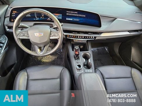 Used 2025 Cadillac XT4 Premium Luxury image 16