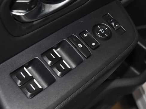 Used 2023 Honda Pilot EX-L image 6