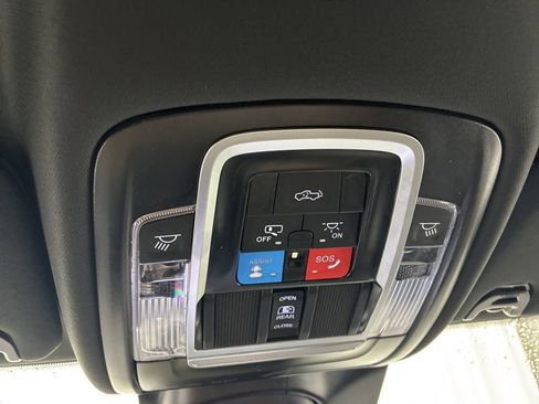 Used 2026 RAM 2500 Laramie AWD/4WD image 21