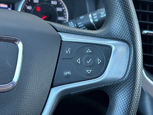 Used 2022 GMC Acadia SLE FWD image 28