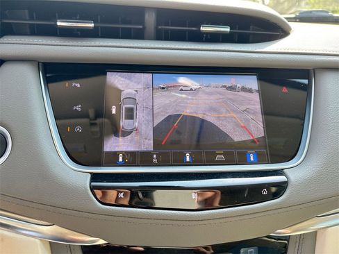 Used 2021 Cadillac XT5 Premium Luxury image 28