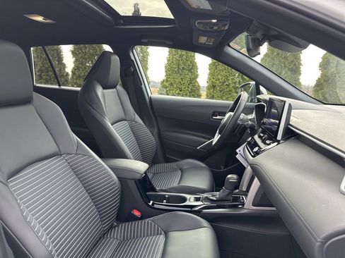 Certified 2024 Toyota Corolla Cross XSE image 36