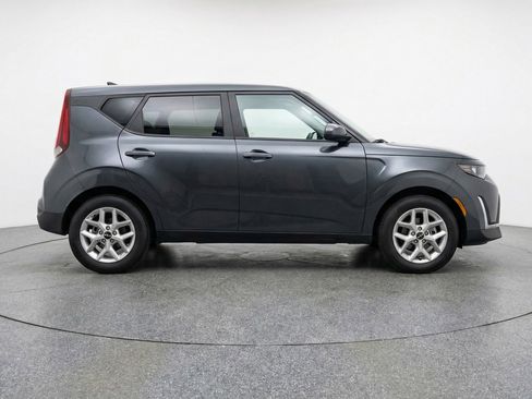 Used 2025 Kia Soul LX w/ LX Technology Package FWD image 11