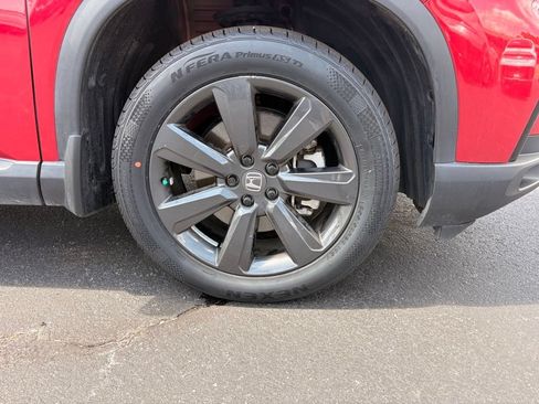 Used 2025 Honda Pilot Sport image 32