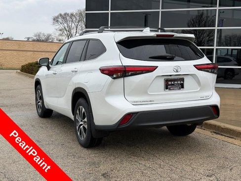 Used 2023 Toyota Highlander XLE image 5