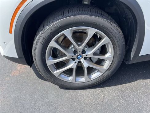 Used 2023 BMW X5 xDrive40i w/ Premium Package AWD/4WD image 8