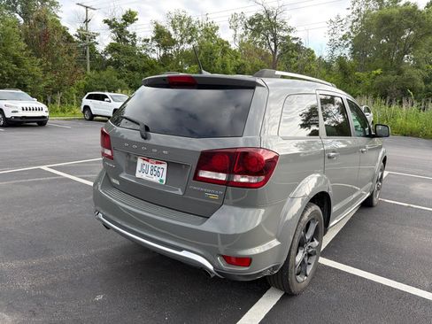 Used 2019 Dodge Journey Crossroad FWD image 6