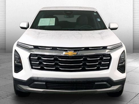 Used 2026 Chevrolet Equinox LT FWD image 2