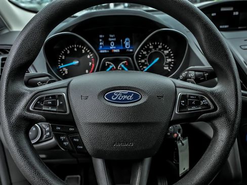 Used 2017 Ford Escape SE w/ SE Cold Weather Package FWD image 19