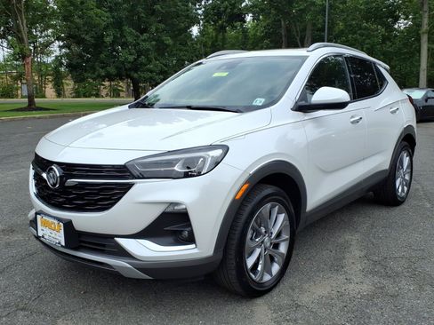 Certified 2023 Buick Encore GX Essence w/ Experience Buick Package AWD/4WD image 3