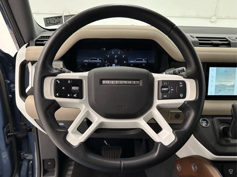 Used 2023 Land Rover Defender 110 SE image 24