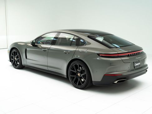 Used 2025 Porsche Panamera 4 image 3